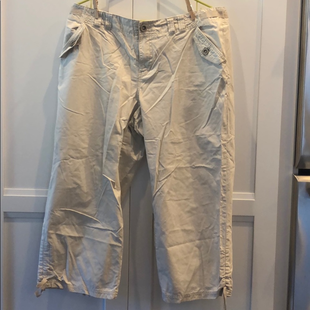 Capri pants
